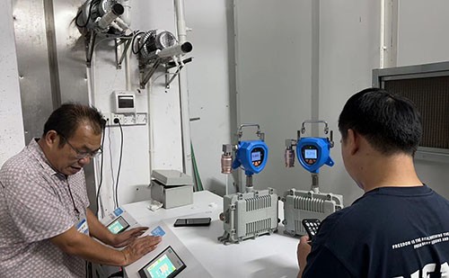 移動(dòng)式惡臭電子鼻檢測(cè)儀